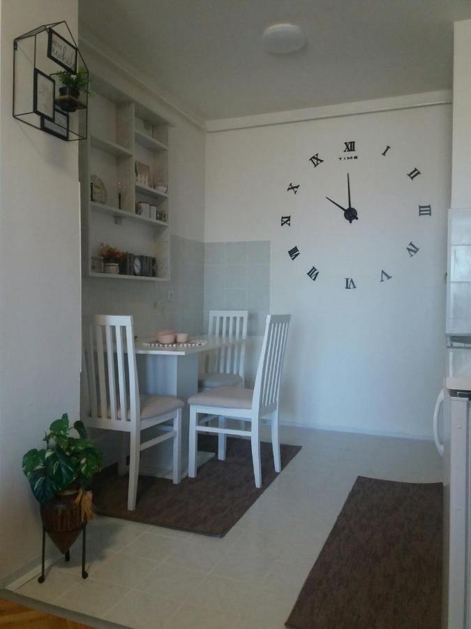 Apartman Breza Ruma Bagian luar foto